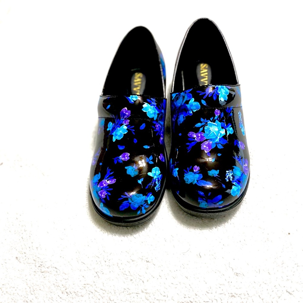 Nursing shoe size 9.5 SAVVY